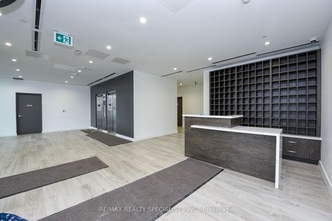 Photo 10 at 425 - 600 Dixon Road W, Richview, Toronto