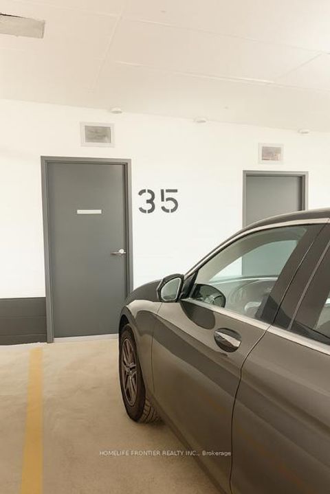 Photo 10 at 205 - 185 Alberta Avenue, Oakwood Village, Toronto