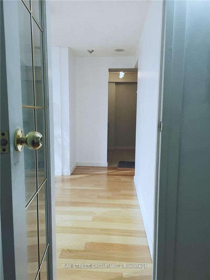 Photo 5 at Ph 01 - 117 Gerrard Street E, Yonge Corridor, Toronto