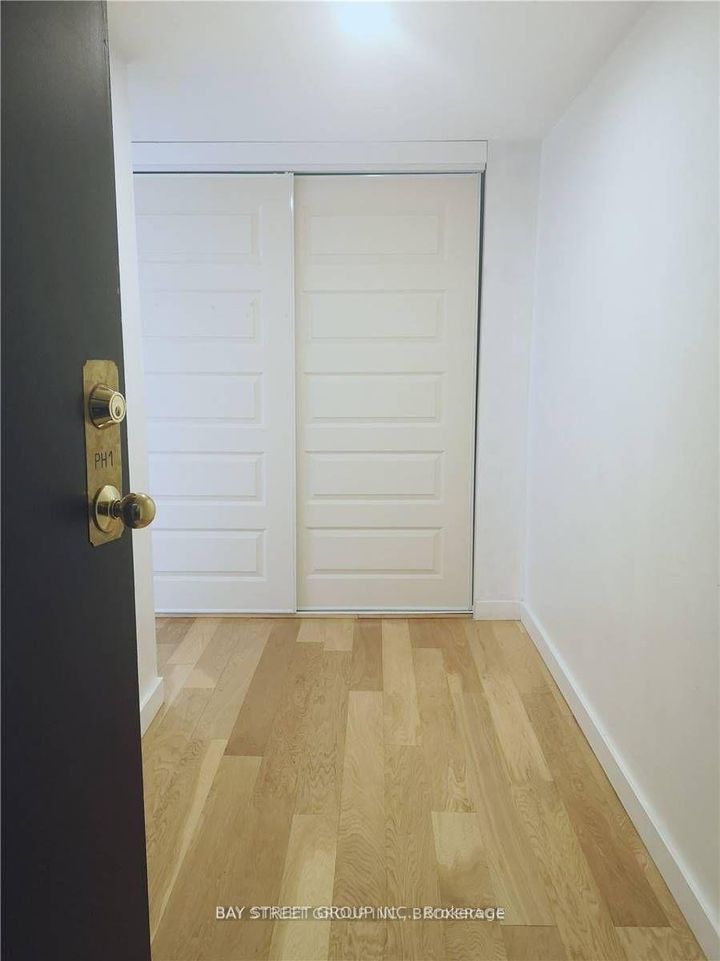 Photo 7 at Ph 01 - 117 Gerrard Street E, Yonge Corridor, Toronto