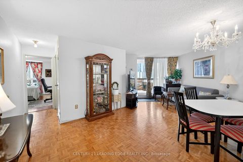 Photo 7 at 1024 - 77 Maitland Place, South St. James Town, Toronto