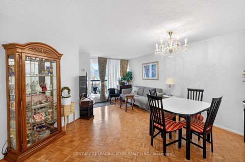 Photo 8 at 1024 - 77 Maitland Place, South St. James Town, Toronto