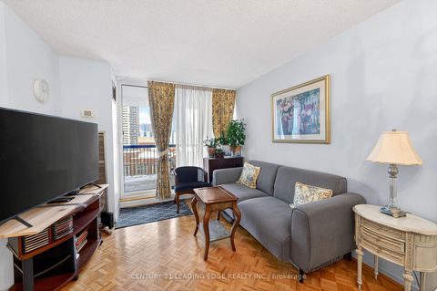 Photo 14 at 1024 - 77 Maitland Place, South St. James Town, Toronto