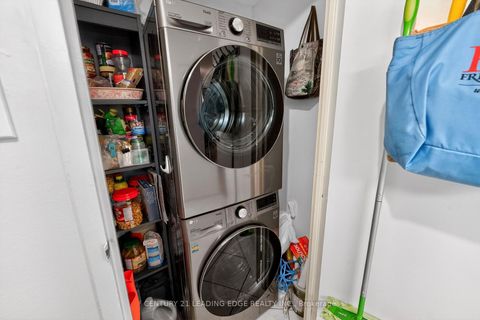 Photo 27 at 1024 - 77 Maitland Place, South St. James Town, Toronto