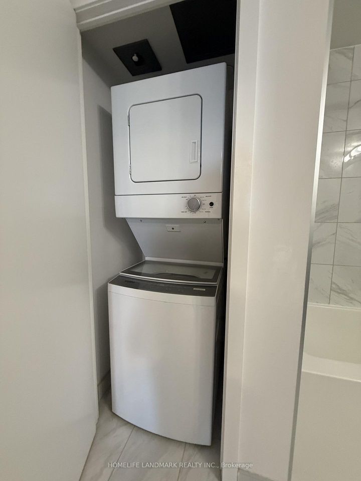 Photo 10 at 3705 - 85 Wood Street, Yonge Corridor, Toronto