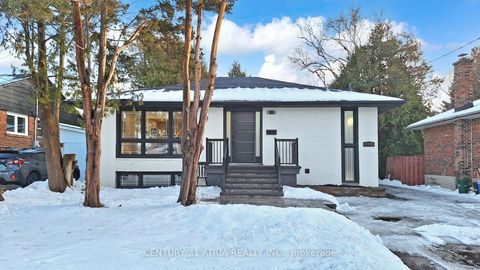 Photo 1 at 392 Bent Crescent, Crosby, Richmond Hill