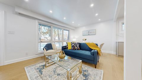 Photo 5 at 392 Bent Crescent, Crosby, Richmond Hill