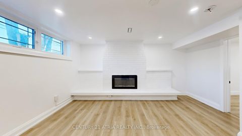 Photo 30 at 392 Bent Crescent, Crosby, Richmond Hill