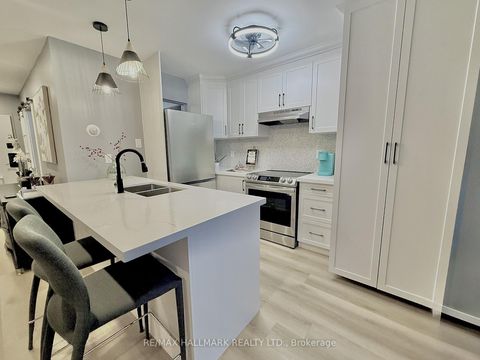 Photo 10 at 110 - 5 San Romanoway, Black Creek, Toronto