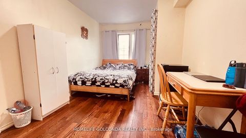 Photo 3 at 22 Troyer Avenue, York University Heights, Toronto