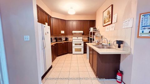 Photo 4 at 22 Troyer Avenue, York University Heights, Toronto