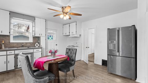 Photo 9 at 195 Albert Street, Central, Oshawa