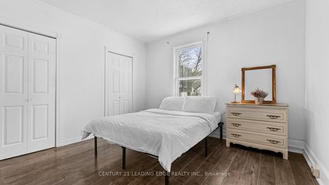 Photo 11 at 195 Albert Street, Central, Oshawa