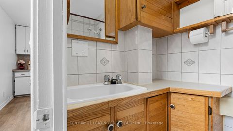 Photo 15 at 195 Albert Street, Central, Oshawa