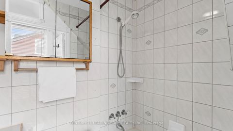 Photo 16 at 195 Albert Street, Central, Oshawa