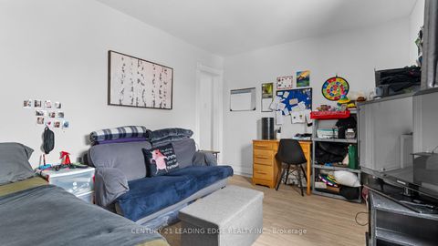 Photo 31 at 195 Albert Street, Central, Oshawa