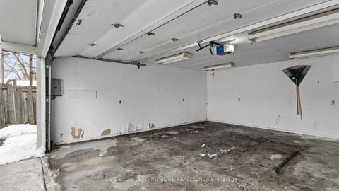 Photo 43 at 195 Albert Street, Central, Oshawa