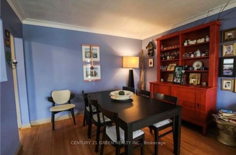 Photo 8 at 18 Roseglor Crescent, Bendale, Toronto