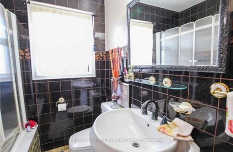 Photo 11 at 18 Roseglor Crescent, Bendale, Toronto