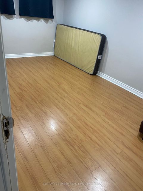 Photo 16 at 18 Roseglor Crescent, Bendale, Toronto