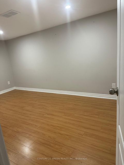 Photo 17 at 18 Roseglor Crescent, Bendale, Toronto