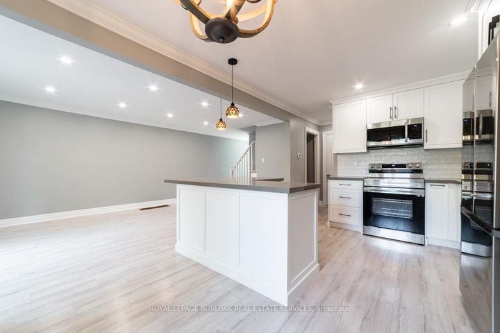 Photo 8 at 2 - 1011 White Oak Drive, LaSalle, Burlington