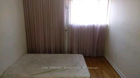 Photo 6 at 80 Fallingdale Crescent, York University Heights, Toronto