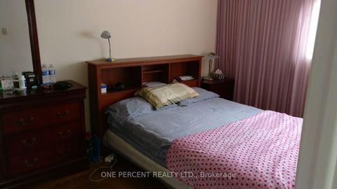 Photo 7 at 80 Fallingdale Crescent, York University Heights, Toronto