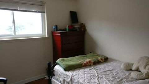 Photo 9 at 80 Fallingdale Crescent, York University Heights, Toronto