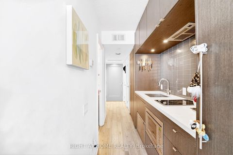 Photo 16 at 2512 - 155 Yorkville Avenue, Annex, Toronto