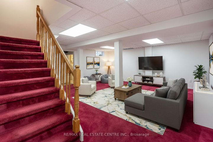 Photo 4 at 796 Buckingham Court, Everett (Creditview), Adjala-Tosorontio