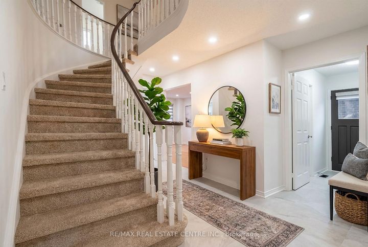 Photo 7 at 796 Buckingham Court, Everett (Creditview), Adjala-Tosorontio