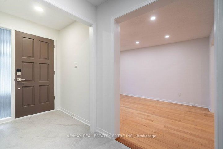 Photo 9 at 796 Buckingham Court, Everett (Creditview), Adjala-Tosorontio