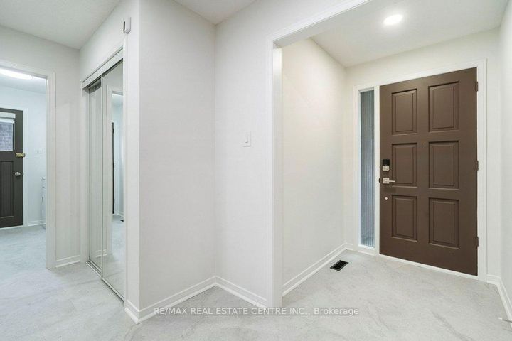 Photo 10 at 796 Buckingham Court, Everett (Creditview), Adjala-Tosorontio