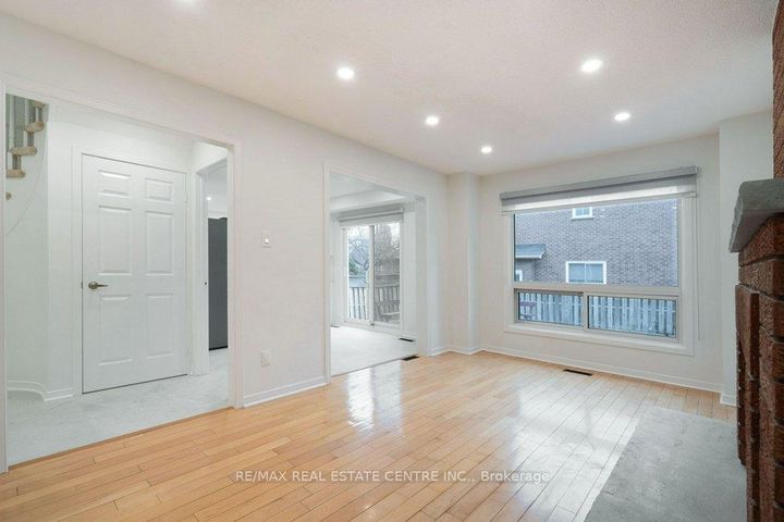 Photo 18 at 796 Buckingham Court, Everett (Creditview), Adjala-Tosorontio