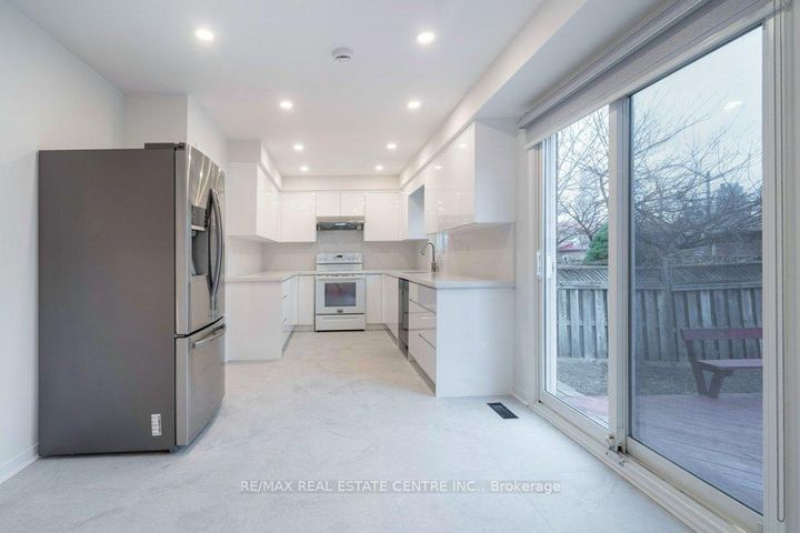 Photo 19 at 796 Buckingham Court, Everett (Creditview), Adjala-Tosorontio