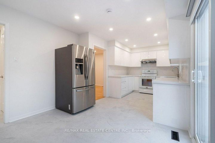 Photo 20 at 796 Buckingham Court, Everett (Creditview), Adjala-Tosorontio