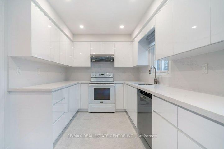 Photo 21 at 796 Buckingham Court, Everett (Creditview), Adjala-Tosorontio