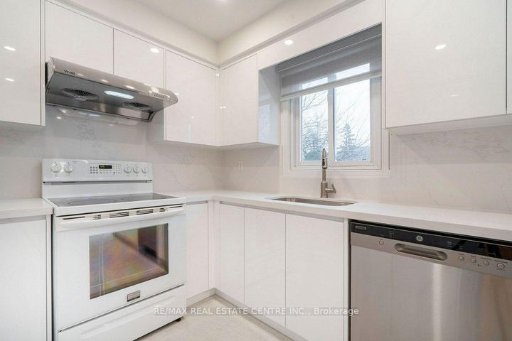 Photo 22 at 796 Buckingham Court, Everett (Creditview), Adjala-Tosorontio