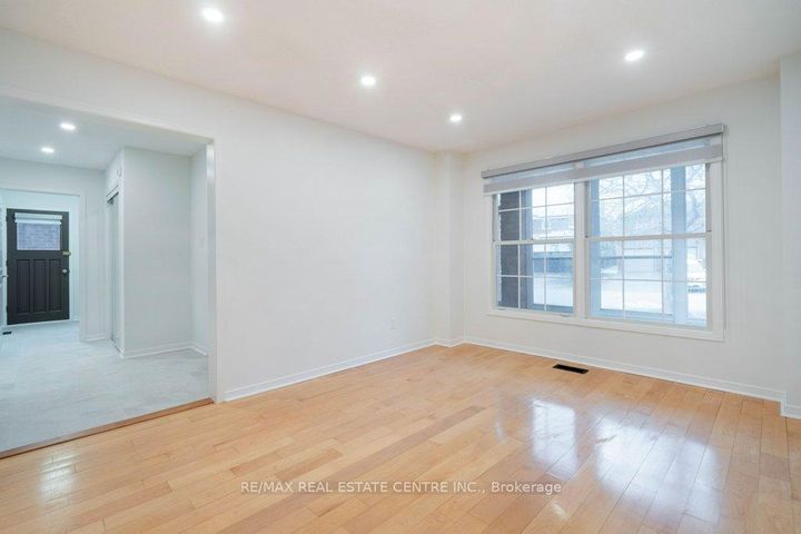 Photo 25 at 796 Buckingham Court, Everett (Creditview), Adjala-Tosorontio