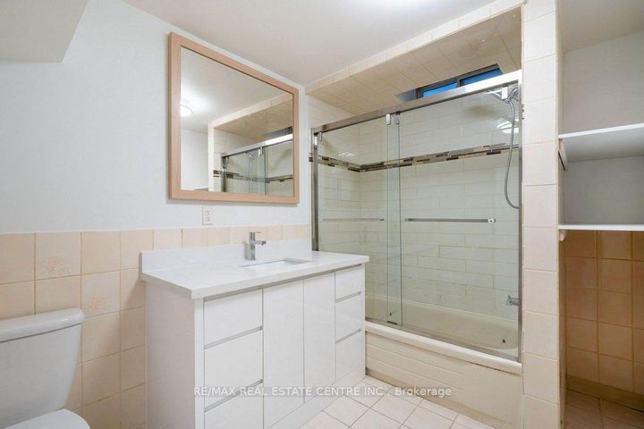 Photo 39 at 796 Buckingham Court, Everett (Creditview), Adjala-Tosorontio