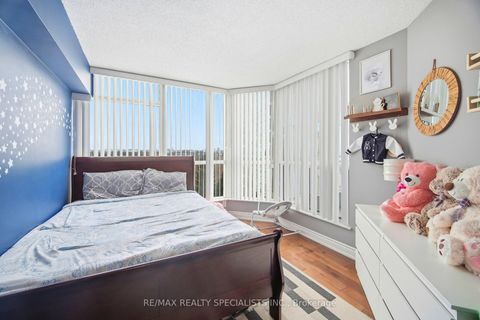 Photo 3 at 611 - 1 Rowntree Road, Jamestown, Toronto