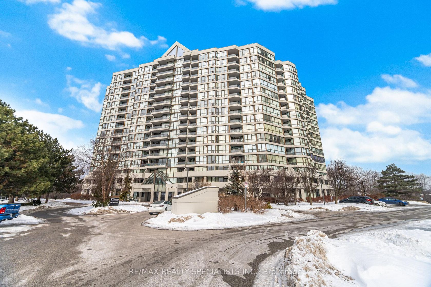 611 - 1 Rowntree Road, Jamestown, Toronto 