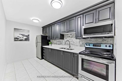 Photo 3 at 510 - 4064 Lawrence Avenue E, West Hill, Toronto