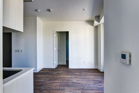 Photo 13 at 506 - 80 Vanauley Street, Chinatown, Toronto