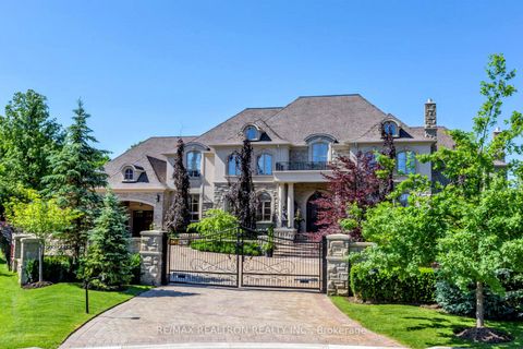 Photo 2 at 30 Nightfall Court, Kleinburg, Vaughan