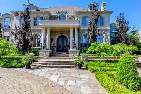 Photo 3 at 30 Nightfall Court, Kleinburg, Vaughan