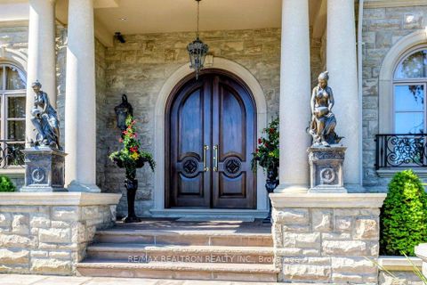 Photo 12 at 30 Nightfall Court, Kleinburg, Vaughan