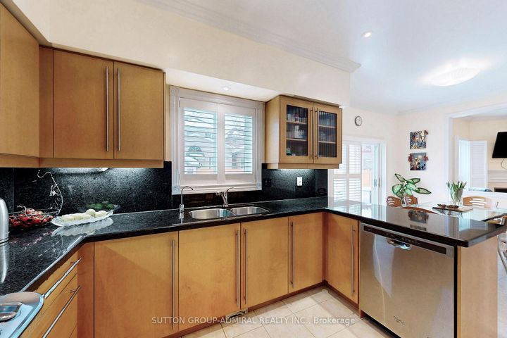 Photo 10 at 66 Tuscana Boulevard, Patterson, Vaughan
