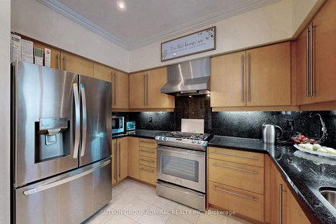 Photo 11 at 66 Tuscana Boulevard, Patterson, Vaughan